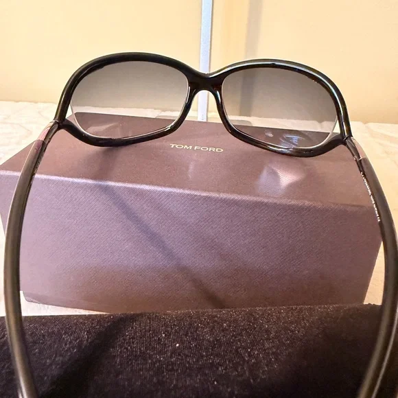 Tom Ford Sunglasses - Picture 16 of 16